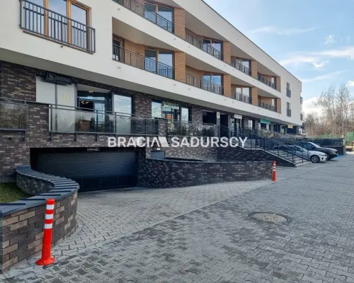 Lokal usługowy w Skawinie, Nowa Cena 7500 m2