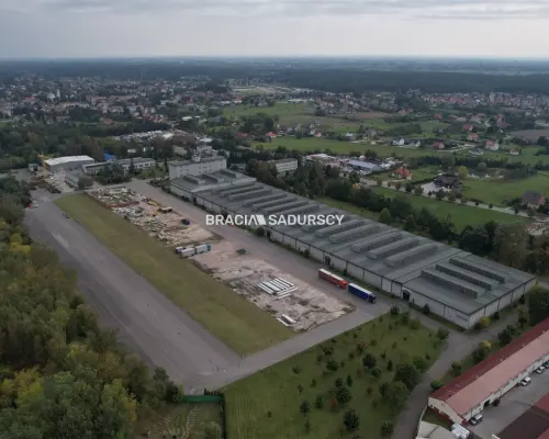 Nieruchomośc z przeznaczeniem pod fabrykę / centru