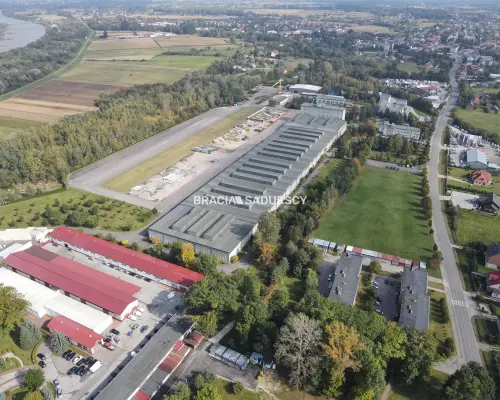 Nieruchomośc z przeznaczeniem pod fabrykę / centru