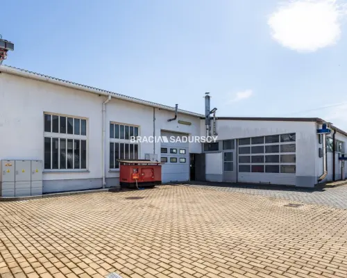 Komercja przy drodze 94 Tarnów - motoryzacja