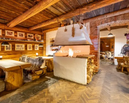 Lokal w centrum miasta z działającą restauracją