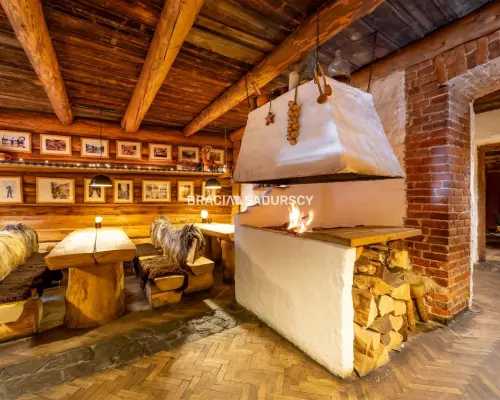 Lokal w centrum miasta z działającą restauracją