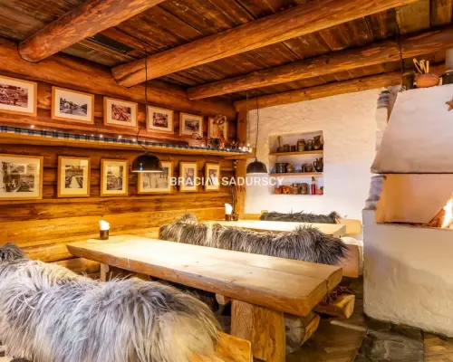 Lokal w centrum miasta z działającą restauracją