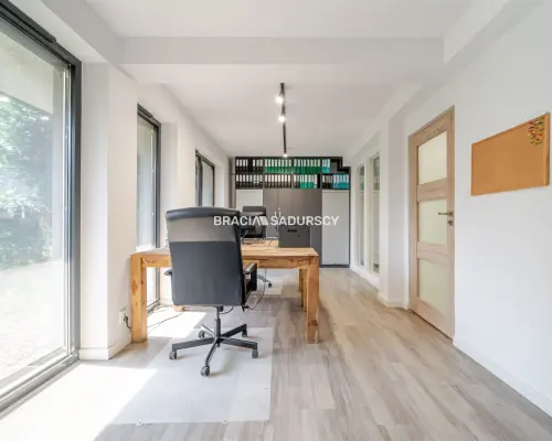 Parterowy lokal z ogródkiem