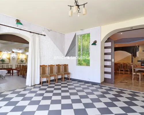 Kompleks Komercyjny 820 m² u stóp Beskidu Wyspowego | Działka 1,45 ha | Iwkowa    Szukasz unikalnej nieruchomości