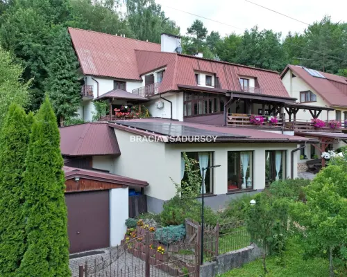 Kompleks Komercyjny 820 m² u stóp Beskidu Wyspowego | Działka 1,45 ha | Iwkowa    Szukasz unikalnej nieruchomości