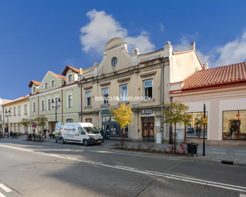 Kamienica w centrum Bochnii z ogrodem i parkingiem