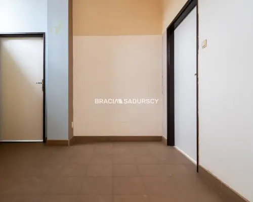 Lokal przy placu Bieńczyckim, Kraków Bieńczyce