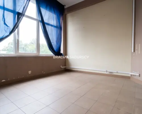 Lokal przy placu Bieńczyckim, Kraków Bieńczyce
