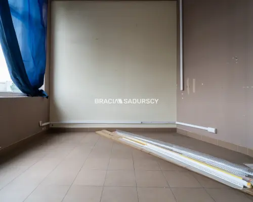 Lokal przy placu Bieńczyckim, Kraków Bieńczyce