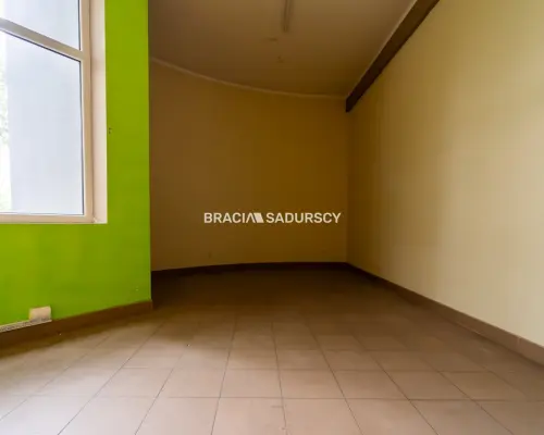 Lokal przy placu Bieńczyckim, Kraków Bieńczyce
