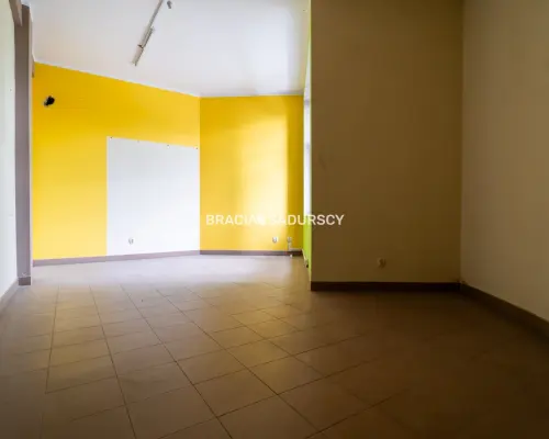 Lokal przy placu Bieńczyckim, Kraków Bieńczyce