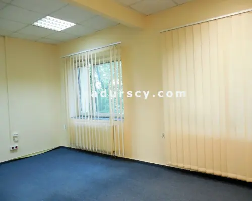 Niezależny obiekt biurowy    825m 2     na dużej działce 4600m2 na Ursynowie w Pyrach, z możliwością realizacji większych inwes