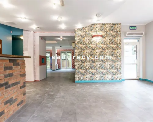 Piękny lokal użytkowy   106m 2  z małym ogródkiem,   na parterze   w Piasecznie / Nowej Iwicznej, z trzema własnymi miej