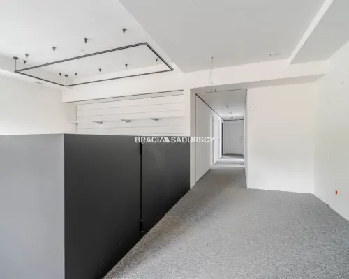 lokal handlowo-usługowy lub biurowy 100m2 Olsza