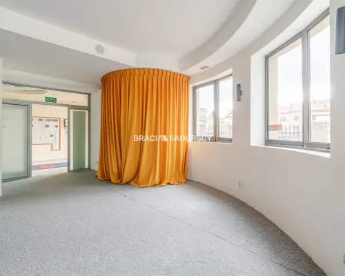 lokal handlowo-usługowy lub biurowy 100m2 Olsza
