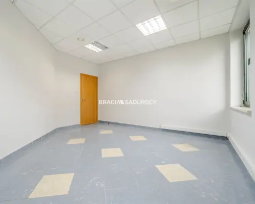 LOKAL OK 15,5 M2 BIUROWY PRĄDNIK BIAŁY -BIUROWIEC