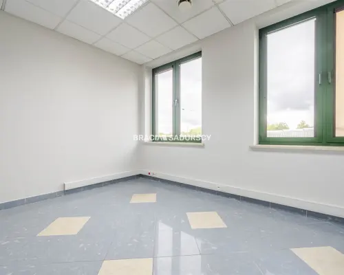 LOKAL OK 15,5 M2 BIUROWY PRĄDNIK BIAŁY -BIUROWIEC