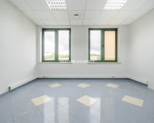LOKAL OK 15,5 M2 BIUROWY PRĄDNIK BIAŁY -BIUROWIEC