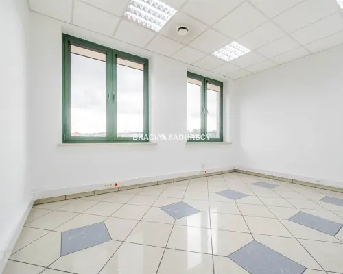 lokal biurowy w biurowcu 11m2 Pradnk Bialy