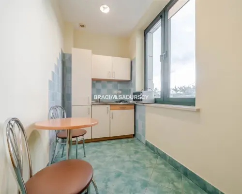 lokal biurowy 18,5 m2 pradnik Biały