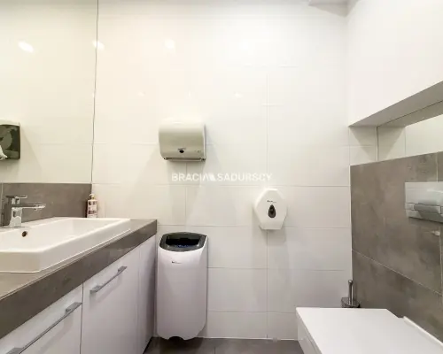 Lokal usługowo-biurowy, 170 m², Zabłocie, parter