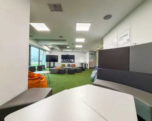 Lokal usługowo-biurowy, 170 m², Zabłocie, parter