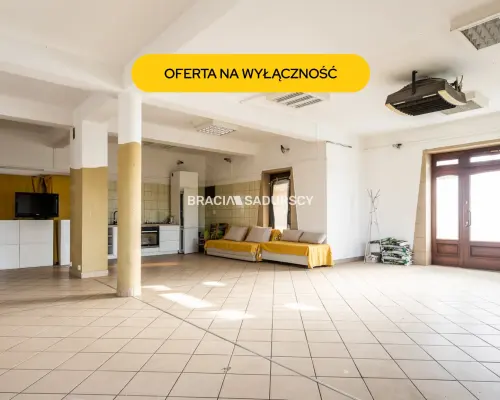Lokal do wynajęcia w Centrum miejscowości Radziszów.   Mam przyjemność zaoferować Państwu lokal do wynajęcia  o powierz