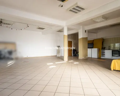 Lokal do wynajęcia w Centrum miejscowości Radziszów.   Mam przyjemność zaoferować Państwu lokal do wynajęcia  o powierz