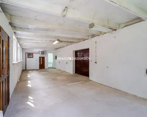 200m2 usługowo-magazynowego, duży parking