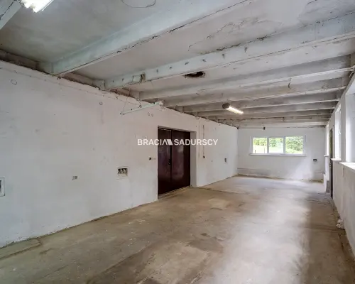 200m2 usługowo-magazynowego, duży parking