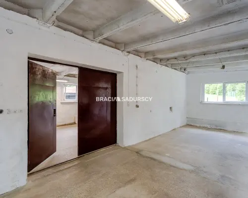 200m2 usługowo-magazynowego, duży parking
