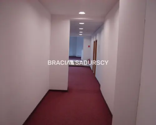 *Zdjęcia należą do właściciela oferty.         Powierzchnie biurowe do wynajęcia w bardzo dobrym, ruchliwym miejscu w Krakowi