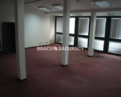 *Zdjęcia należą do właściciela oferty.         Powierzchnie biurowe do wynajęcia w bardzo dobrym, ruchliwym miejscu w Krakowi