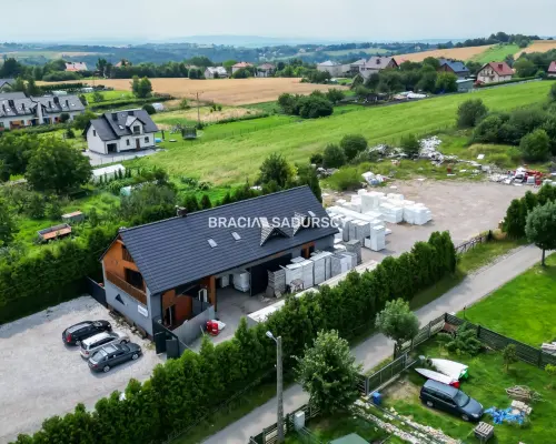 Budynek pod siedzibę firmy obrzeża Krakowa