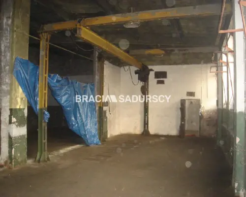 *Zdjęcia należą do właściciela oferty.    Do wynajęcia hala produkcyjna leżąca w Skawinie.  Hala o powierzchni 700m² i