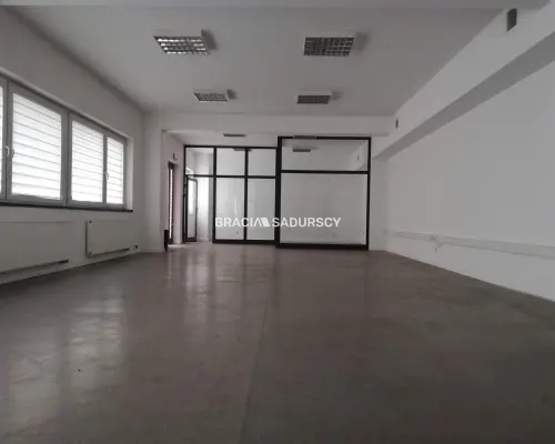 Niepołomice hala produkcyjna z 2 suwnicami