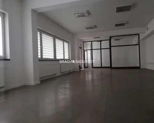 Niepołomice hala produkcyjna z 2 suwnicami
