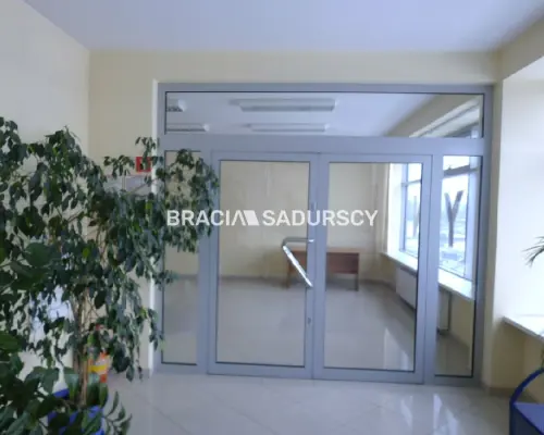 *Zdjęcia należą do właściciela oferty.      Do wynajęcia reprezentacyjny lokal biurowy klasy A o powierzchni 180 m² znaj