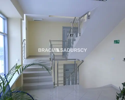 *Zdjęcia należą do właściciela oferty.      Do wynajęcia reprezentacyjny lokal biurowy klasy A o powierzchni 180 m² znaj