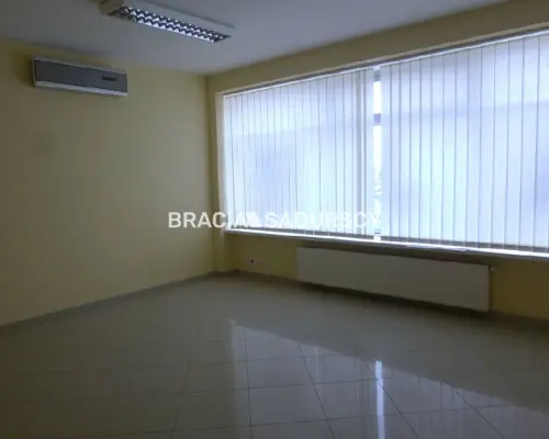 *Zdjęcia należą do właściciela oferty.      Do wynajęcia reprezentacyjny lokal biurowy klasy A o powierzchni 180 m² znaj