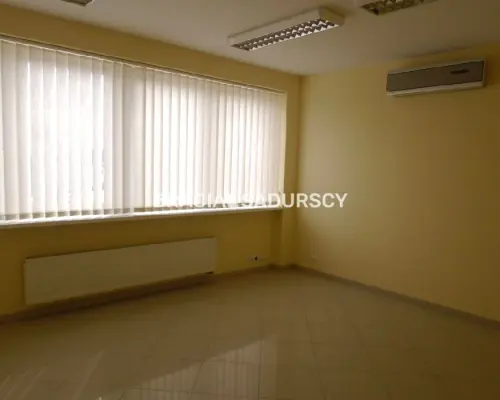*Zdjęcia należą do właściciela oferty.      Do wynajęcia reprezentacyjny lokal biurowy klasy A o powierzchni 180 m² znaj