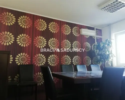 *Zdjęcia należą do właściciela oferty.      Powierzchnie biurowe znajdują się na I piętrze budynku (łączna powierzchnia - o