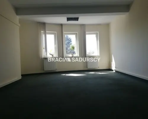 *Zdjęcia należą do właściciela oferty.      Powierzchnie biurowe znajdują się na I piętrze budynku (łączna powierzchnia - o