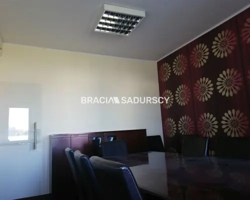 *Zdjęcia należą do właściciela oferty.      Powierzchnie biurowe znajdują się na I piętrze budynku (łączna powierzchnia - o