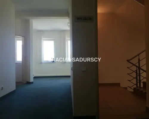 *Zdjęcia należą do właściciela oferty.      Powierzchnie biurowe znajdują się na I piętrze budynku (łączna powierzchnia - o