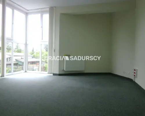 *Zdjęcia należą do właściciela oferty.      Powierzchnie biurowe znajdują się na I piętrze budynku (łączna powierzchnia - o