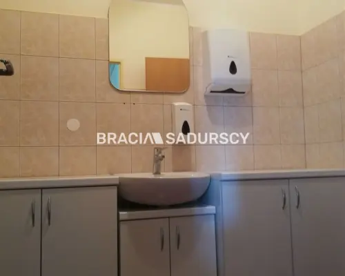 *Zdjęcia należą do właściciela oferty.      Powierzchnie biurowe znajdują się na I piętrze budynku (łączna powierzchnia - o