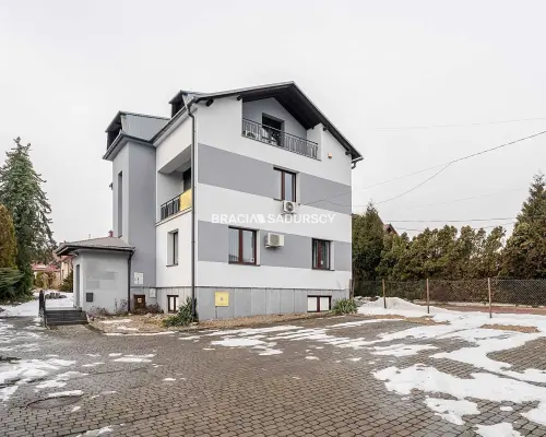 Przestronny lokal usługowy 270 m² – Zakopiańska