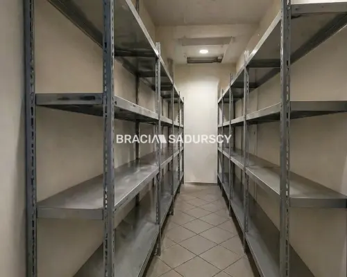 Lokal handlowo- usługowy w pawilonie parter Kraków